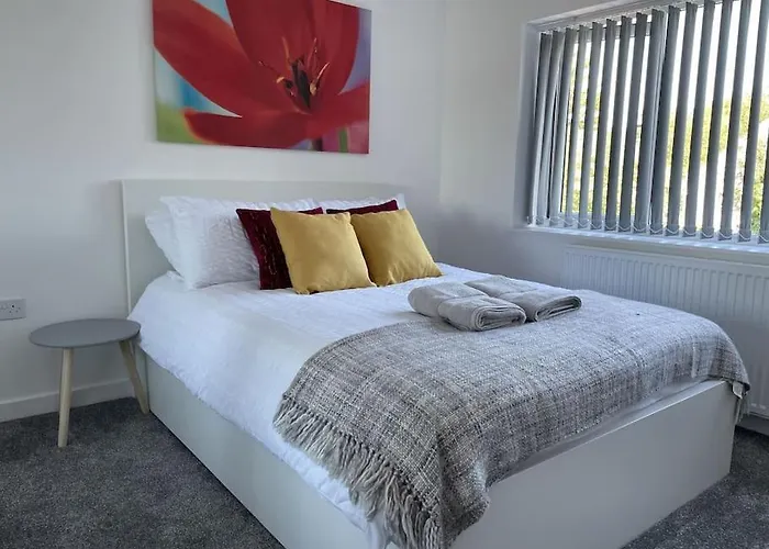 Paradigm House, Modern 2-Bedroom Duplex Apartment 2, Free Parking, Oxford