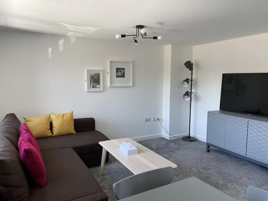 Paradigm House, Modern 2-bedroom Duplex 2, Free Parking, Oxford