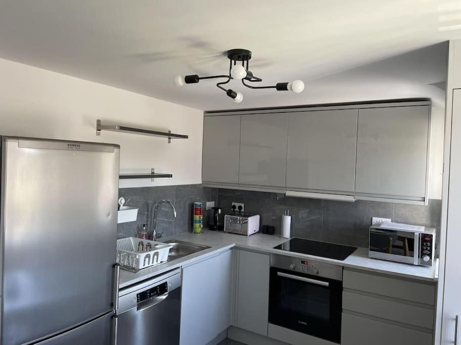 Paradigm House, Modern 2-bedroom Duplex 2, Free Parking, * Oxford